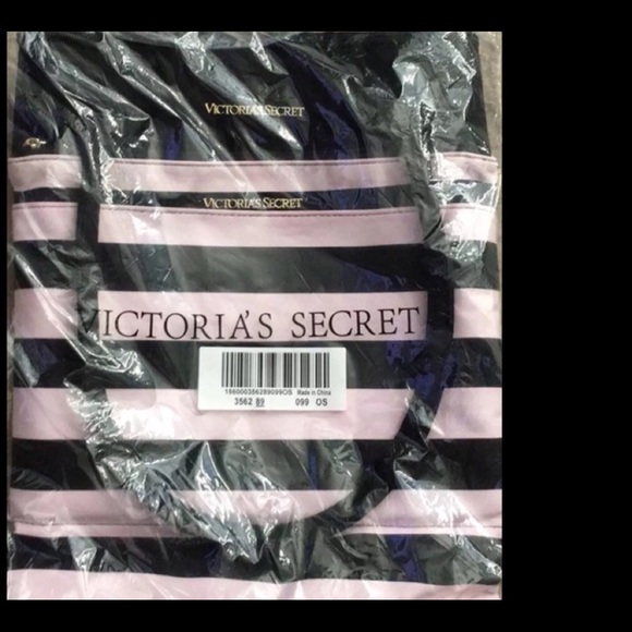 NEW 2 bags Victoria secret striped duffel & pouch - Picture 4 of 5